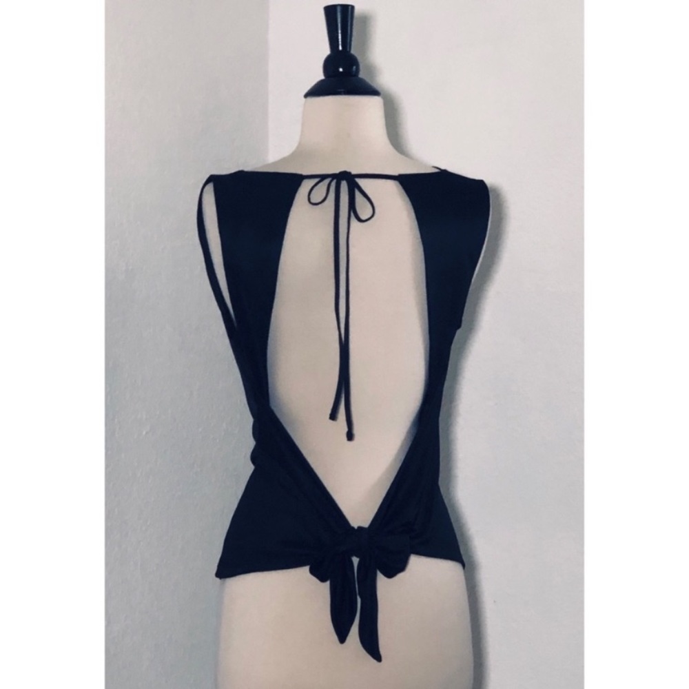 Backless top! - Picture 3 of 5